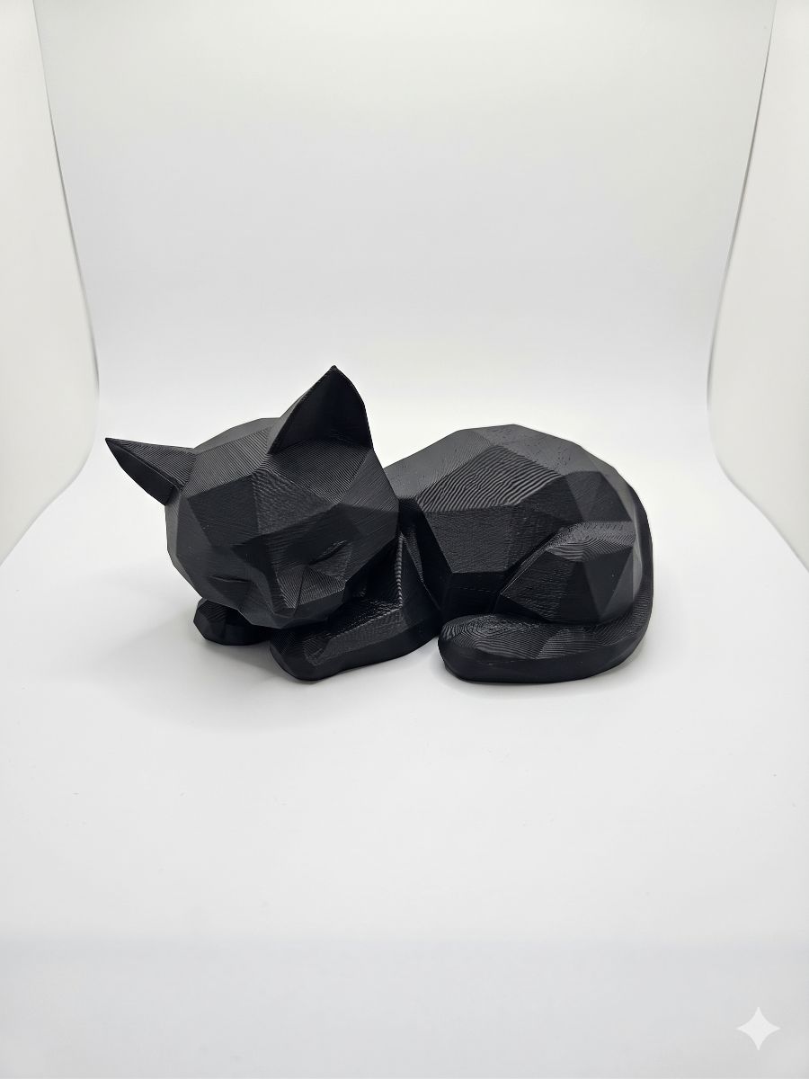 Figura de gatito negro